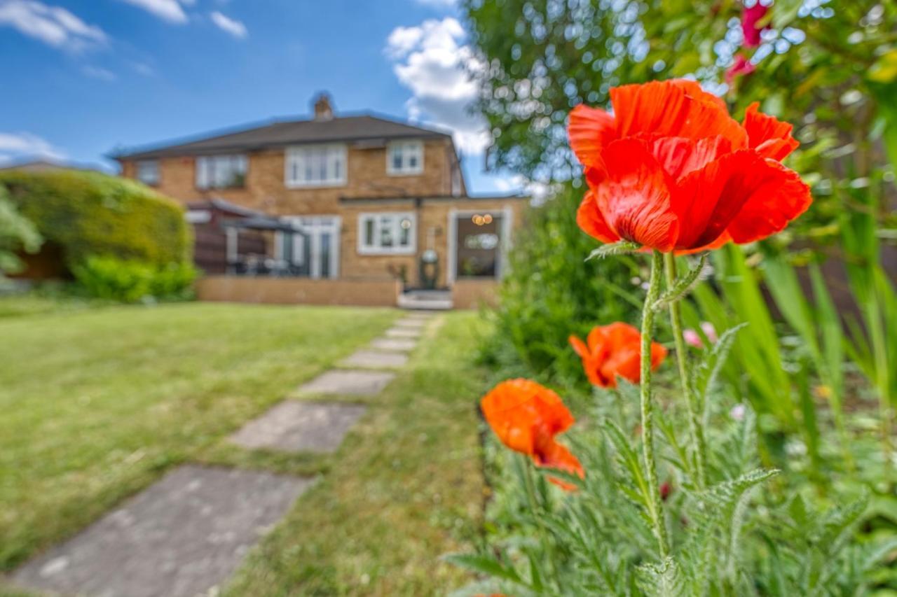 Elegant Solihull House: Central 5-Bed Retreat for Business & Leisure Exterior photo
